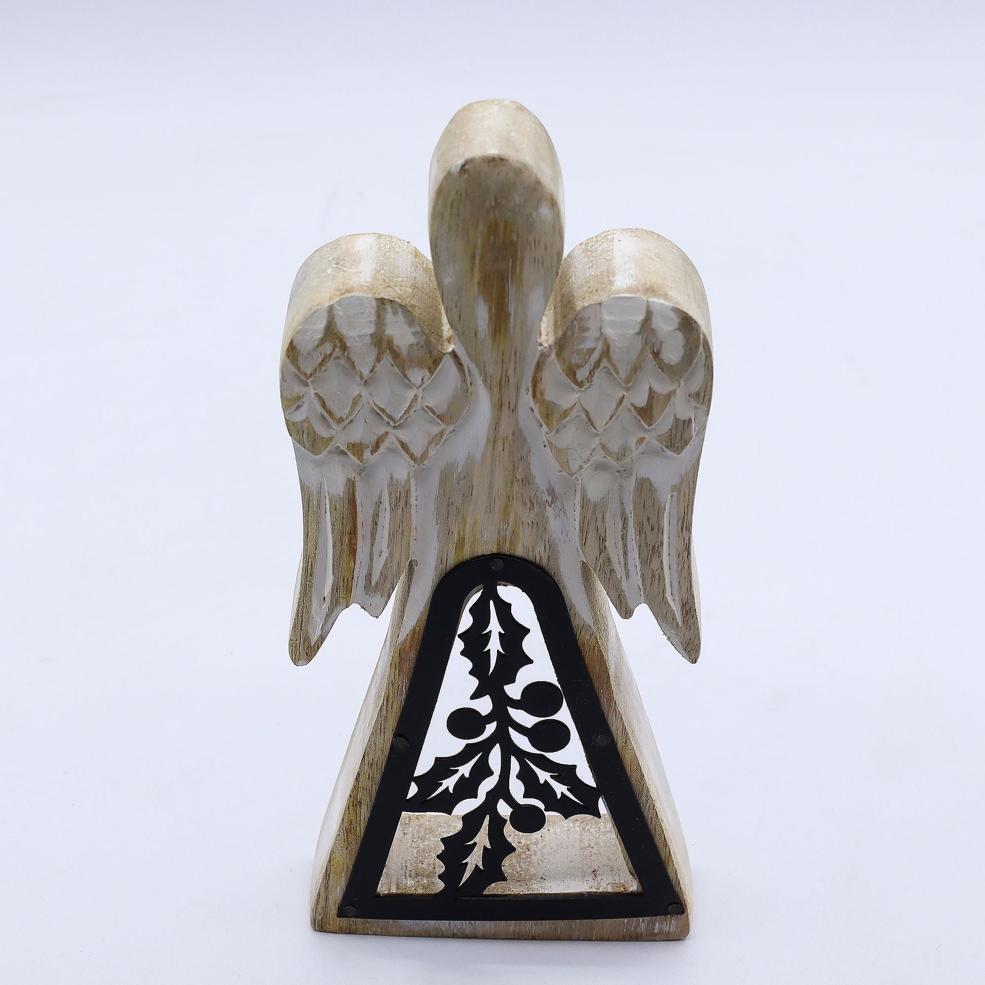 Ángel de madera de mango con acabado blanqueado – decoración de ángel de madera de mango tallada a mano de 18 cm, con recorte de acebo de hierro, 18 cm de alto