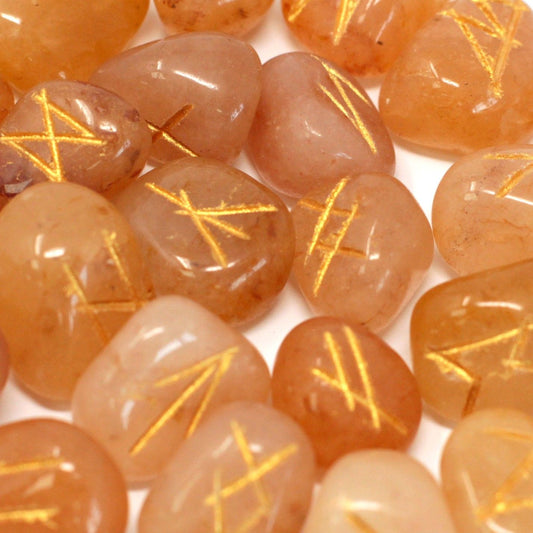 Alt Tag: Yellow Aventurine Rune Stone Set – 25 Pieces, piedras de aventurina amarilla pulidas con runas grabadas en dorado, 25 piezas